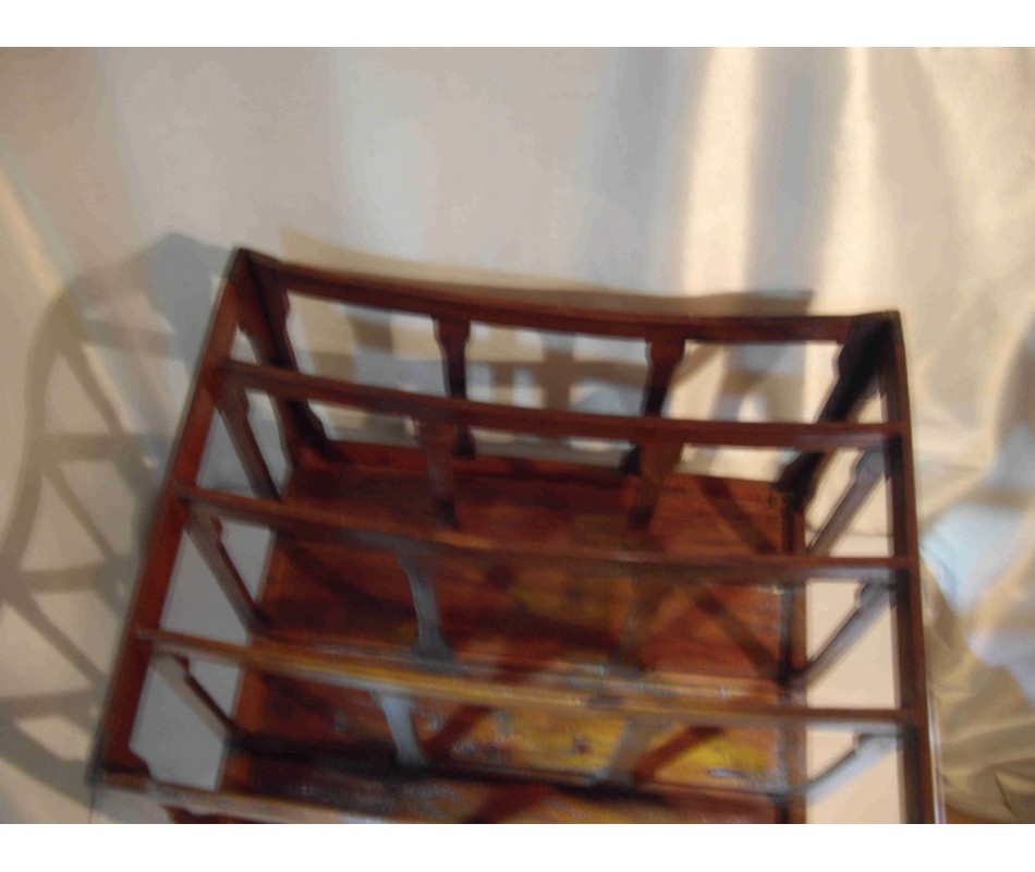 MUEBLE REVISTERO MADERA.